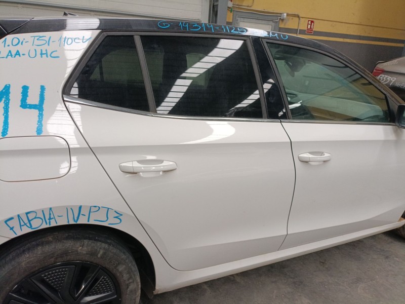 Recambio de puerta trasera derecha para skoda fabia iv (pj3) 1.0 tsi referencia OEM IAM   