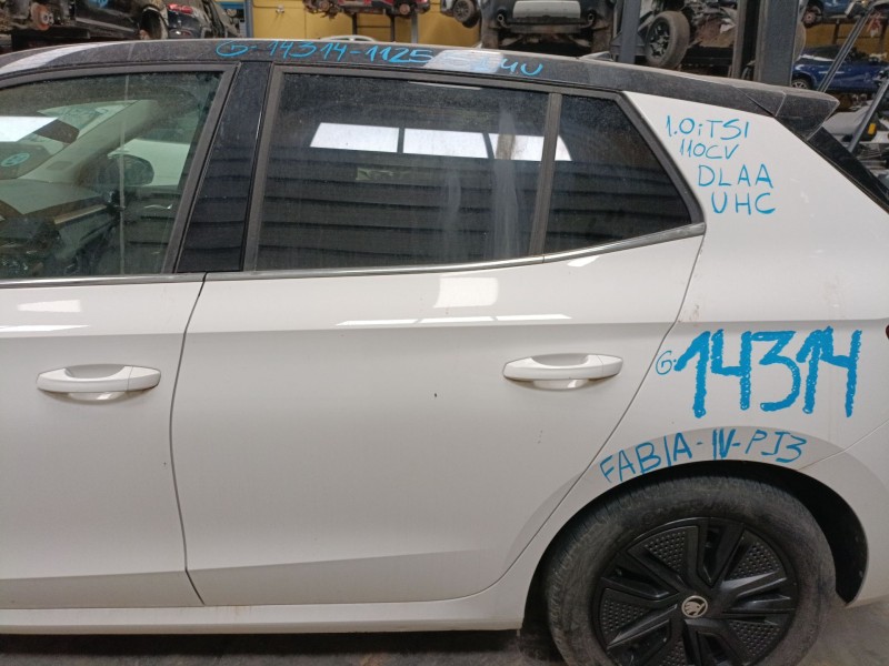 Recambio de puerta trasera izquierda para skoda fabia iv (pj3) 1.0 tsi referencia OEM IAM   