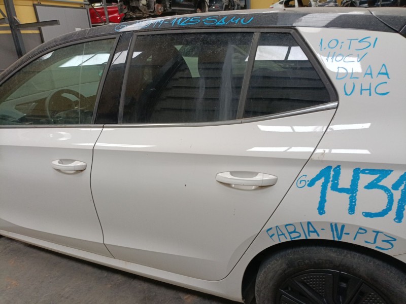 Recambio de puerta trasera izquierda para skoda fabia iv (pj3) 1.0 tsi referencia OEM IAM   