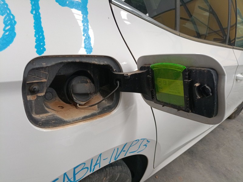 Recambio de tapa exterior combustible para skoda fabia iv (pj3) 1.0 tsi referencia OEM IAM   