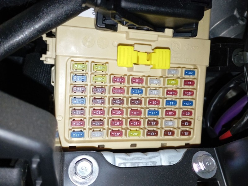 Recambio de caja reles / fusibles para kia stonic (yb) 1.0 t-gdi eco-dynamics+ referencia OEM IAM   