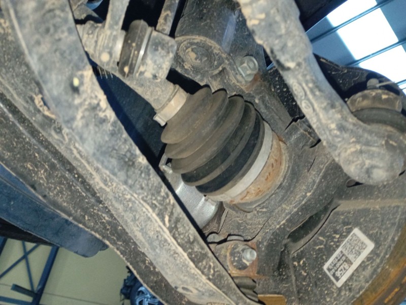 Recambio de mangueta delantera derecha para kia stonic (yb) 1.0 t-gdi eco-dynamics+ referencia OEM IAM   