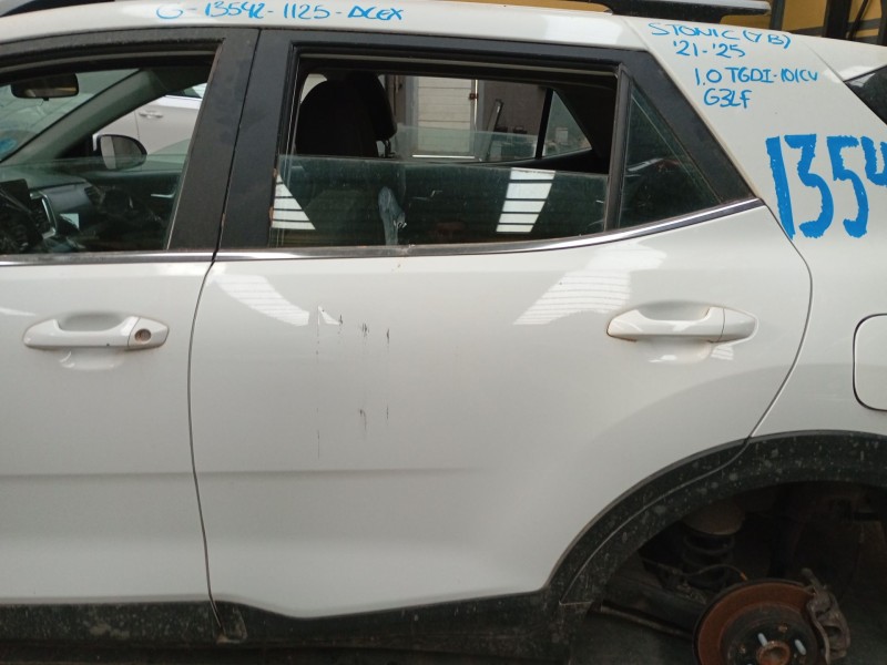 Recambio de puerta trasera izquierda para kia stonic (yb) 1.0 t-gdi eco-dynamics+ referencia OEM IAM   