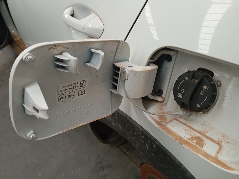 Recambio de tapa exterior combustible para kia stonic (yb) 1.0 t-gdi eco-dynamics+ referencia OEM IAM   