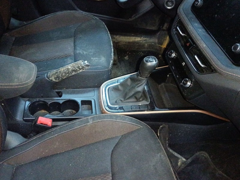 Recambio de consola central para skoda fabia iv (pj3) 1.0 tsi referencia OEM IAM   