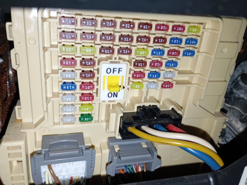 Recambio de caja reles / fusibles para hyundai kona (os, ose, osi) 1.0 t-gdi referencia OEM IAM   