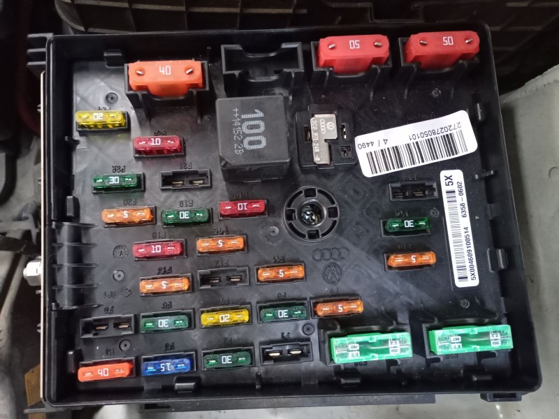 Recambio de caja reles / fusibles para audi q3 (8ub, 8ug) 2.0 tdi referencia OEM IAM   