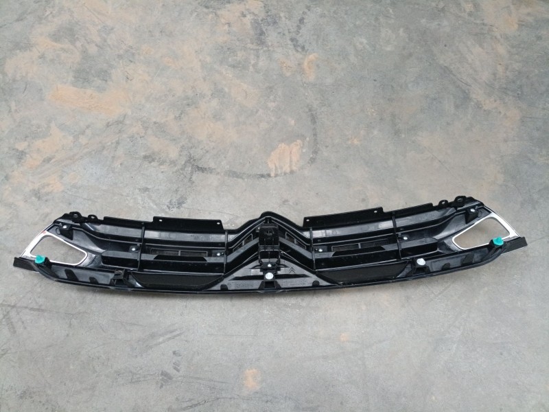 Recambio de rejilla delantera para citroën c4 aircross 1.6 hdi 115 referencia OEM IAM   