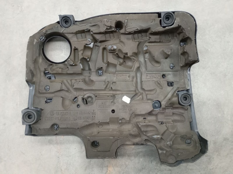 Recambio de tapa motor para audi q3 (8ub, 8ug) 2.0 tdi referencia OEM IAM   
