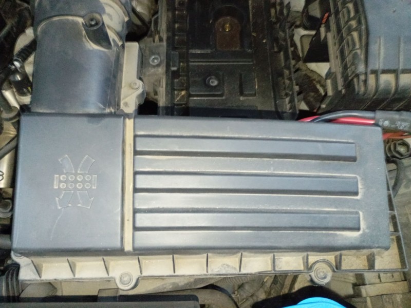 Recambio de filtro aire para audi q3 (8ub, 8ug) 2.0 tdi referencia OEM IAM   