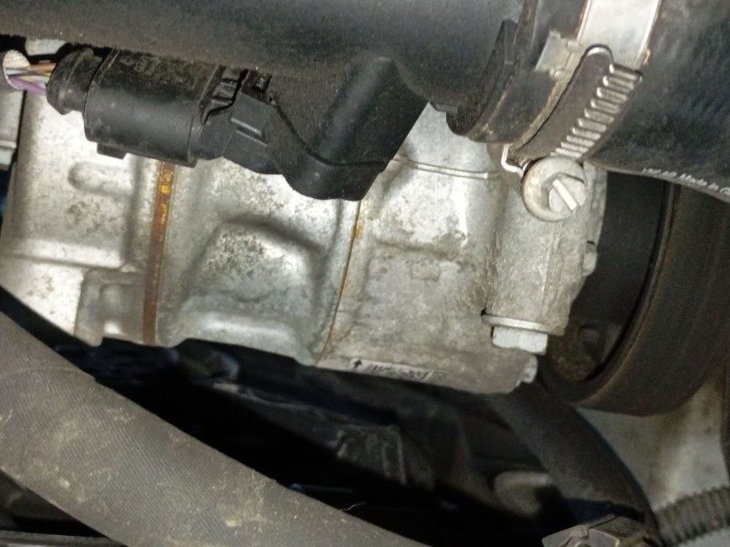 Recambio de compresor aire acondicionado para audi q3 (8ub, 8ug) 2.0 tdi referencia OEM IAM   