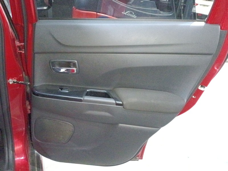 Recambio de guarnecido puerta trasera derecha para citroën c4 aircross 1.6 hdi 115 referencia OEM IAM   