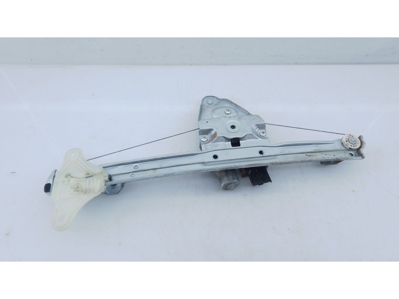 Recambio de elevalunas delantero derecho para renault arkana i (lcm_, ldn_) 1.6 e-tech 145 (ldmu) referencia OEM IAM   