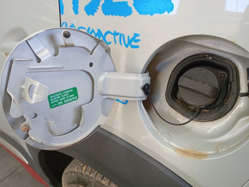 Recambio de tapa exterior combustible para mazda cx-3 (dk) 2.0 skyactiv-g (dk5w, dk6w) referencia OEM IAM   