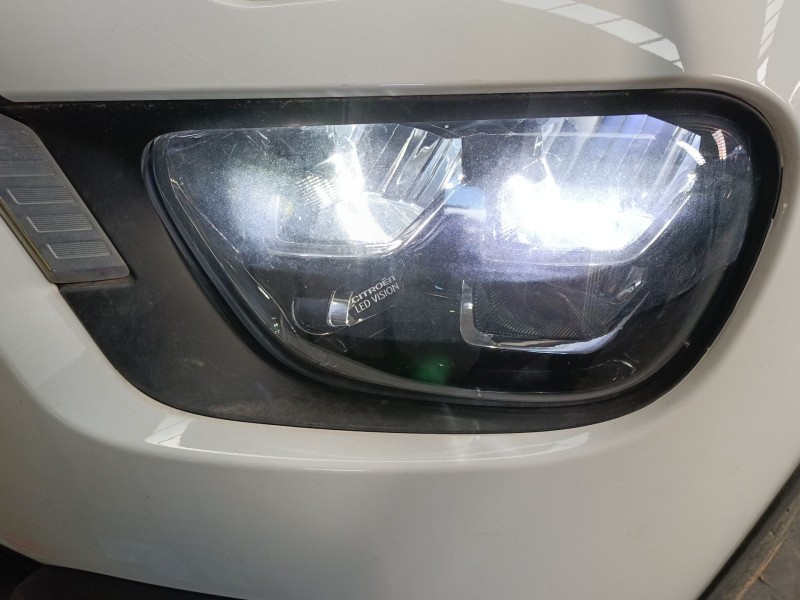 Recambio de faro izquierdo xenon para citroën c3 iii (sx) 1.5 bluehdi 100 (sxyhyp, sxyhtu) referencia OEM IAM   