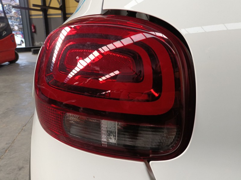 Recambio de piloto trasero izquierdo para citroën c3 iii (sx) 1.5 bluehdi 100 (sxyhyp, sxyhtu) referencia OEM IAM   