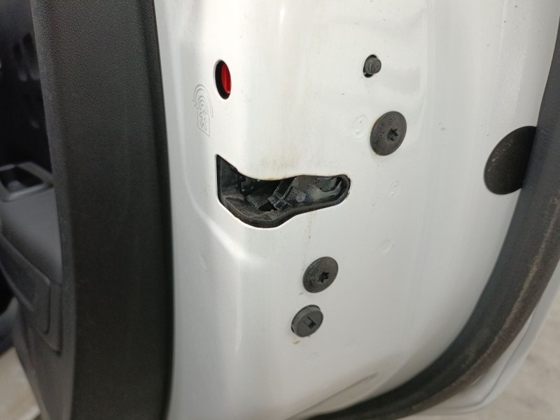 Recambio de cerradura puerta trasera derecha para citroën c3 iii (sx) 1.5 bluehdi 100 (sxyhyp, sxyhtu) referencia OEM IAM   