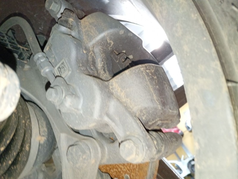 Recambio de pinza freno delantera izquierda para mercedes-benz clase b sports tourer (w247) b 250 e (247.086) referencia OEM IAM