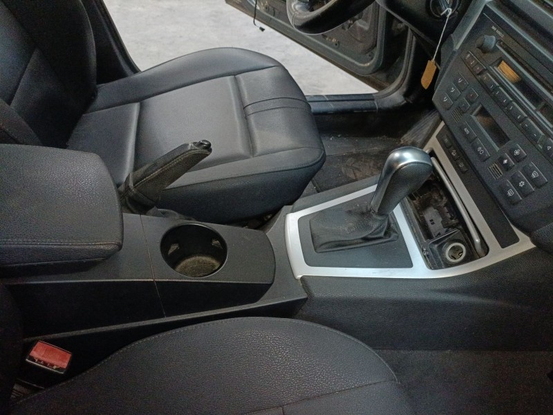 Recambio de consola central para bmw x3 (e83) 3.0 d referencia OEM IAM   