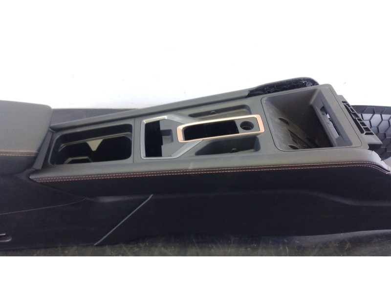 Recambio de consola central para cupra formentor (kmp) 2.0 tdi referencia OEM IAM   
