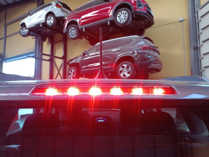 Recambio de luz central de freno para jeep compass (mp, m6, mv, m7) 1.4 multiair referencia OEM IAM   