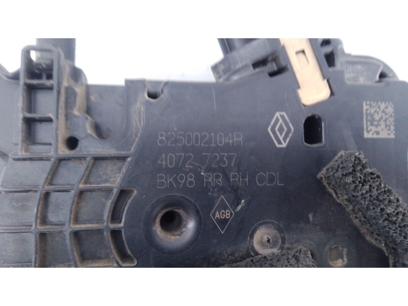 Recambio de cerradura puerta trasera derecha para renault clio iv dynamique referencia OEM IAM 825002104R  