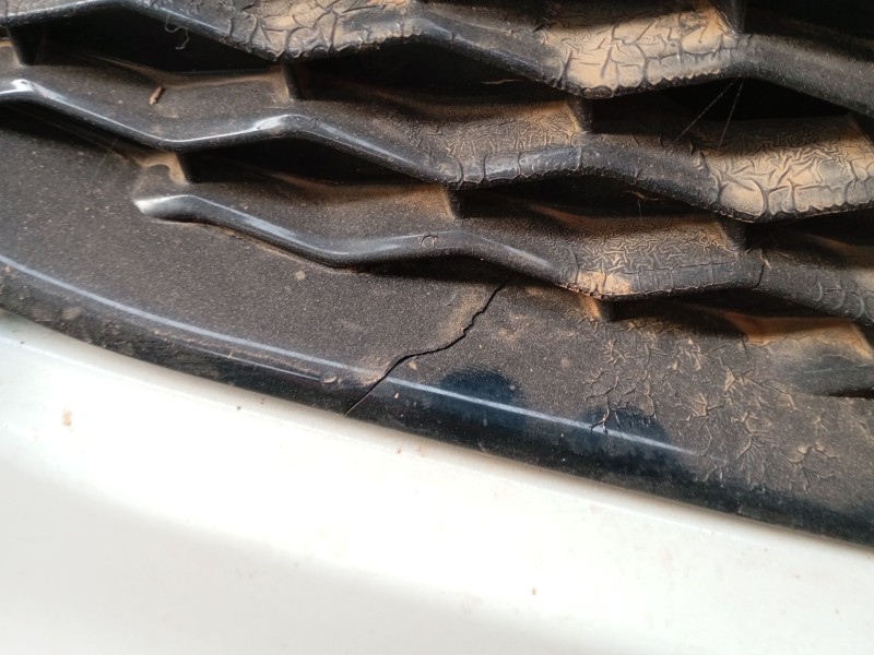 Recambio de rejilla delantera para nissan qashqai ii (j11, j11_) 1.6 dci referencia OEM IAM   