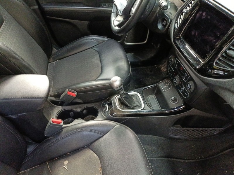 Recambio de consola central para jeep compass (mp, m6, mv, m7) 1.4 multiair referencia OEM IAM   
