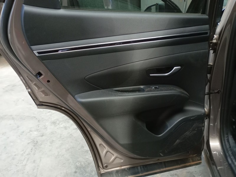Recambio de guarnecido puerta trasera izquierda para hyundai tucson (nx4e, nx4a) 1.6 t-gdi referencia OEM IAM   