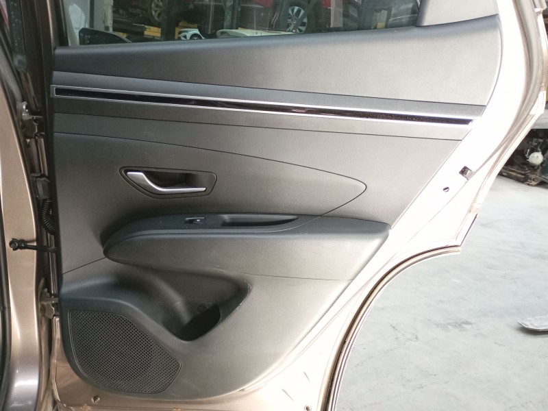 Recambio de guarnecido puerta trasera derecha para hyundai tucson (nx4e, nx4a) 1.6 t-gdi referencia OEM IAM   