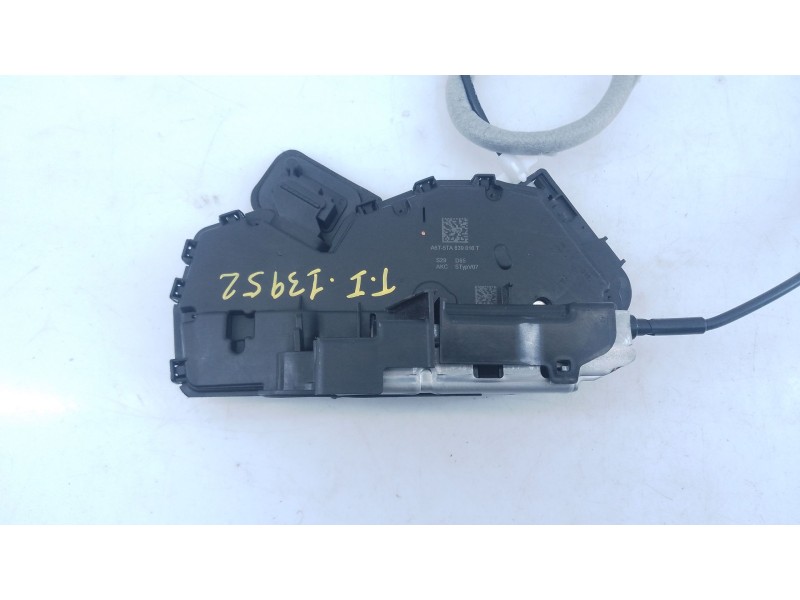 Recambio de cerradura puerta trasera izquierda para skoda octavia iv nx3 vrs 2.0 tsi referencia OEM IAM   