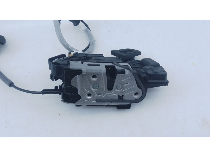 Recambio de cerradura puerta trasera izquierda para skoda octavia iv nx3 vrs 2.0 tsi referencia OEM IAM   