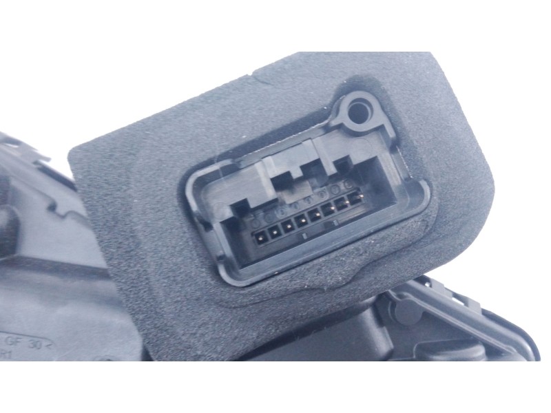 Recambio de cerradura puerta trasera izquierda para skoda octavia iv nx3 vrs 2.0 tsi referencia OEM IAM   