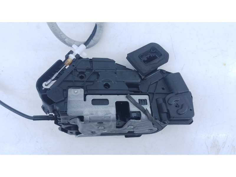 Recambio de cerradura puerta trasera izquierda para skoda octavia iv nx3 vrs 2.0 tsi referencia OEM IAM   