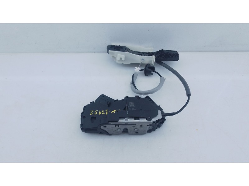 Recambio de cerradura puerta trasera derecha para skoda octavia iv nx3 vrs 2.0 tsi referencia OEM IAM   