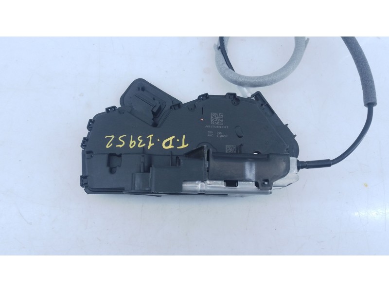 Recambio de cerradura puerta trasera derecha para skoda octavia iv nx3 vrs 2.0 tsi referencia OEM IAM   