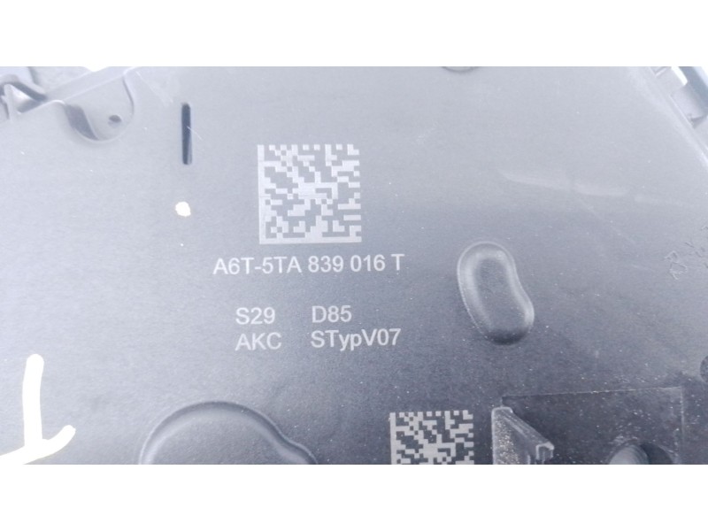 Recambio de cerradura puerta trasera derecha para skoda octavia iv nx3 vrs 2.0 tsi referencia OEM IAM   