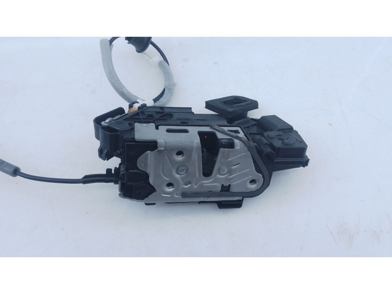 Recambio de cerradura puerta trasera derecha para skoda octavia iv nx3 vrs 2.0 tsi referencia OEM IAM   