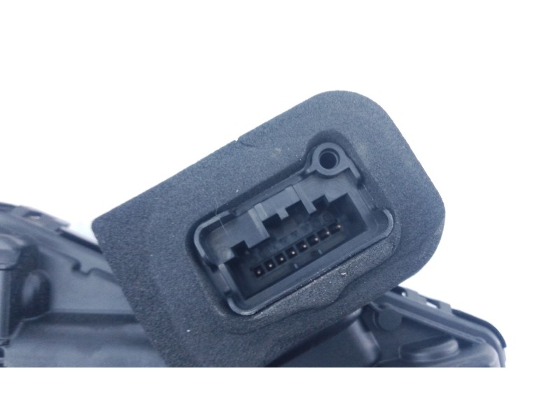 Recambio de cerradura puerta trasera derecha para skoda octavia iv nx3 vrs 2.0 tsi referencia OEM IAM   