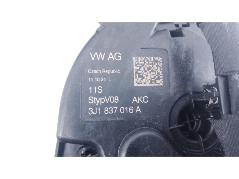 Recambio de cerradura puerta delantera derecha para skoda octavia iv nx3 vrs 2.0 tsi referencia OEM IAM   