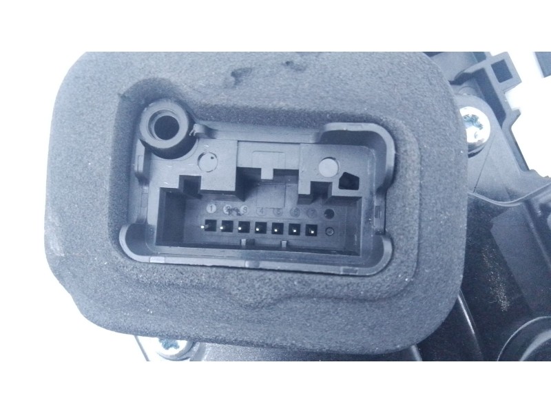 Recambio de cerradura puerta delantera izquierda para skoda octavia iv nx3 vrs 2.0 tsi referencia OEM IAM   