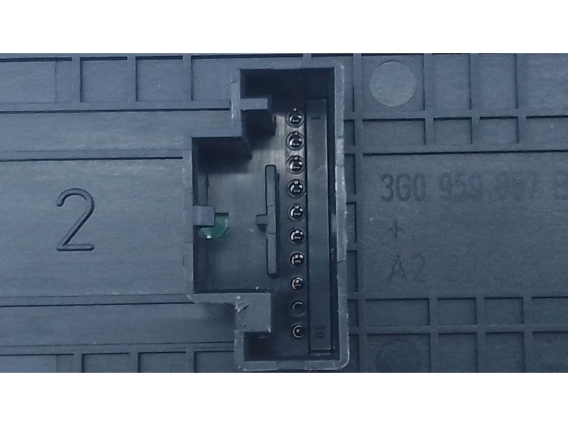 Recambio de mando elevalunas delantero izquierdo para skoda octavia iv nx3 vrs 2.0 tsi referencia OEM IAM   