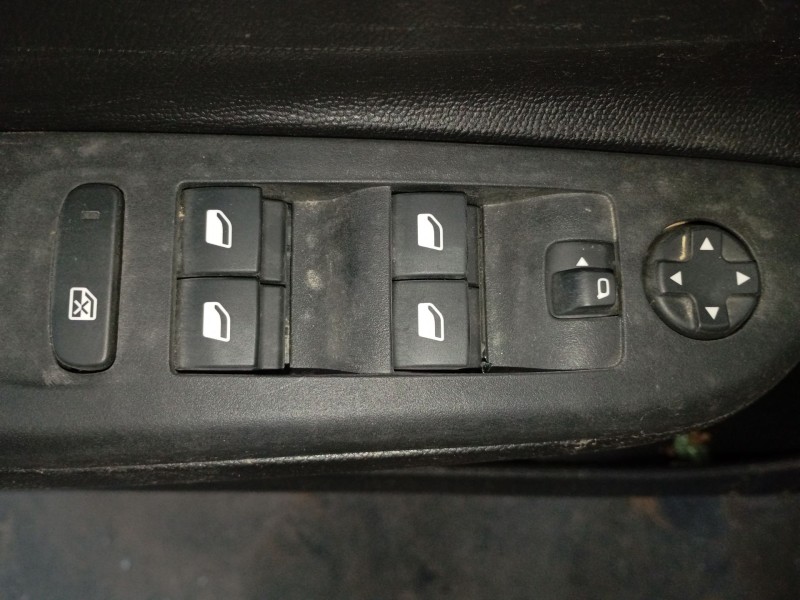 Recambio de mando elevalunas delantero izquierdo para opel corsa f (p2jo) 1.2 (68) referencia OEM IAM   