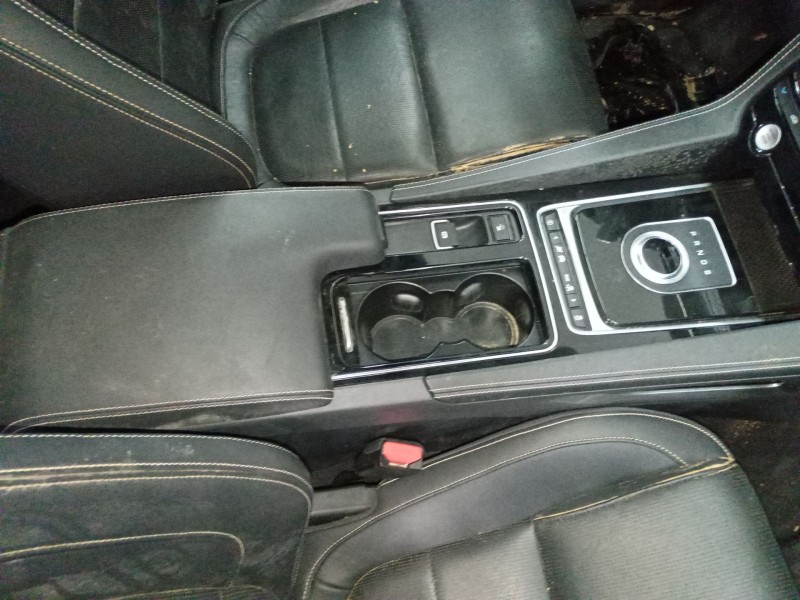 Recambio de consola central para jaguar f-pace (x761) 3.0 sdv6 awd referencia OEM IAM   