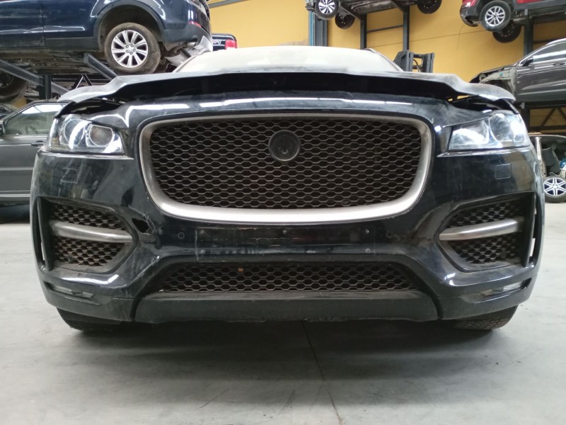 Recambio de paragolpes delantero para jaguar f-pace (x761) 3.0 sdv6 awd referencia OEM IAM   