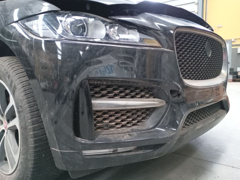 Recambio de paragolpes delantero para jaguar f-pace (x761) 3.0 sdv6 awd referencia OEM IAM   