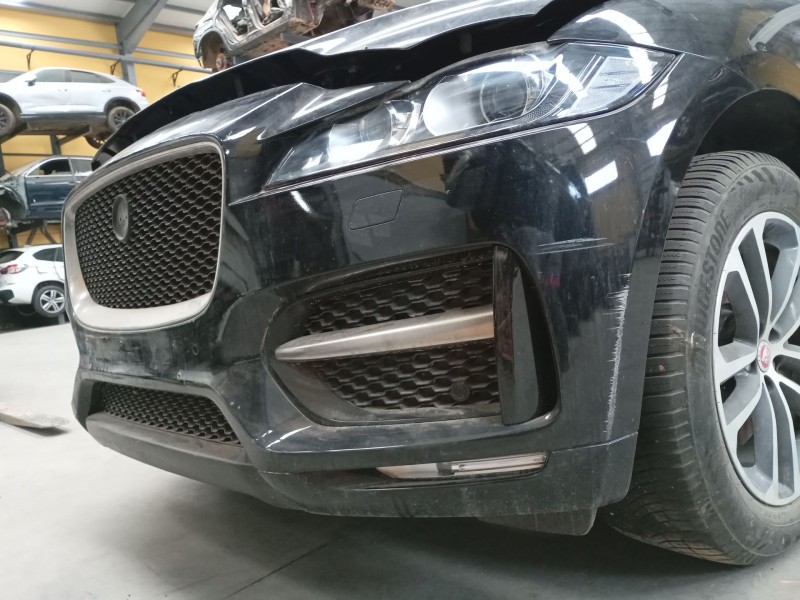 Recambio de paragolpes delantero para jaguar f-pace (x761) 3.0 sdv6 awd referencia OEM IAM   