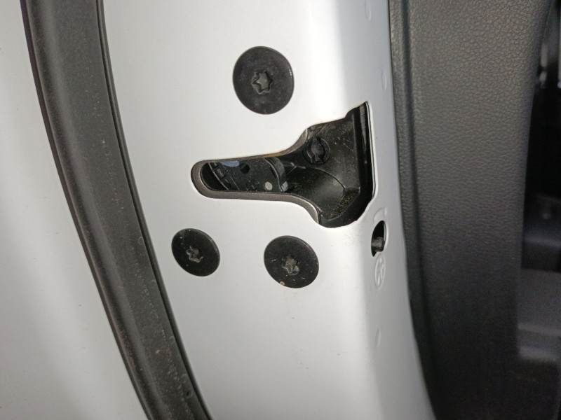 Recambio de cerradura puerta trasera izquierda para mg zs suv (azs1) 1.5 vti referencia OEM IAM   