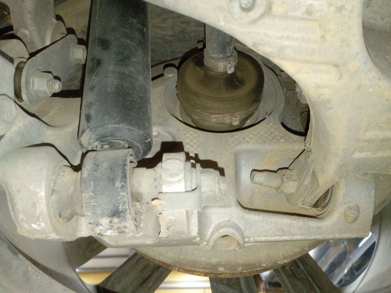 Recambio de mangueta trasera derecha para jaguar f-pace (x761) 3.0 sdv6 awd referencia OEM IAM   