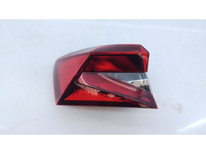 Recambio de piloto trasero izquierdo para skoda fabia iv (pj3) 1.0 mpi referencia OEM IAM   